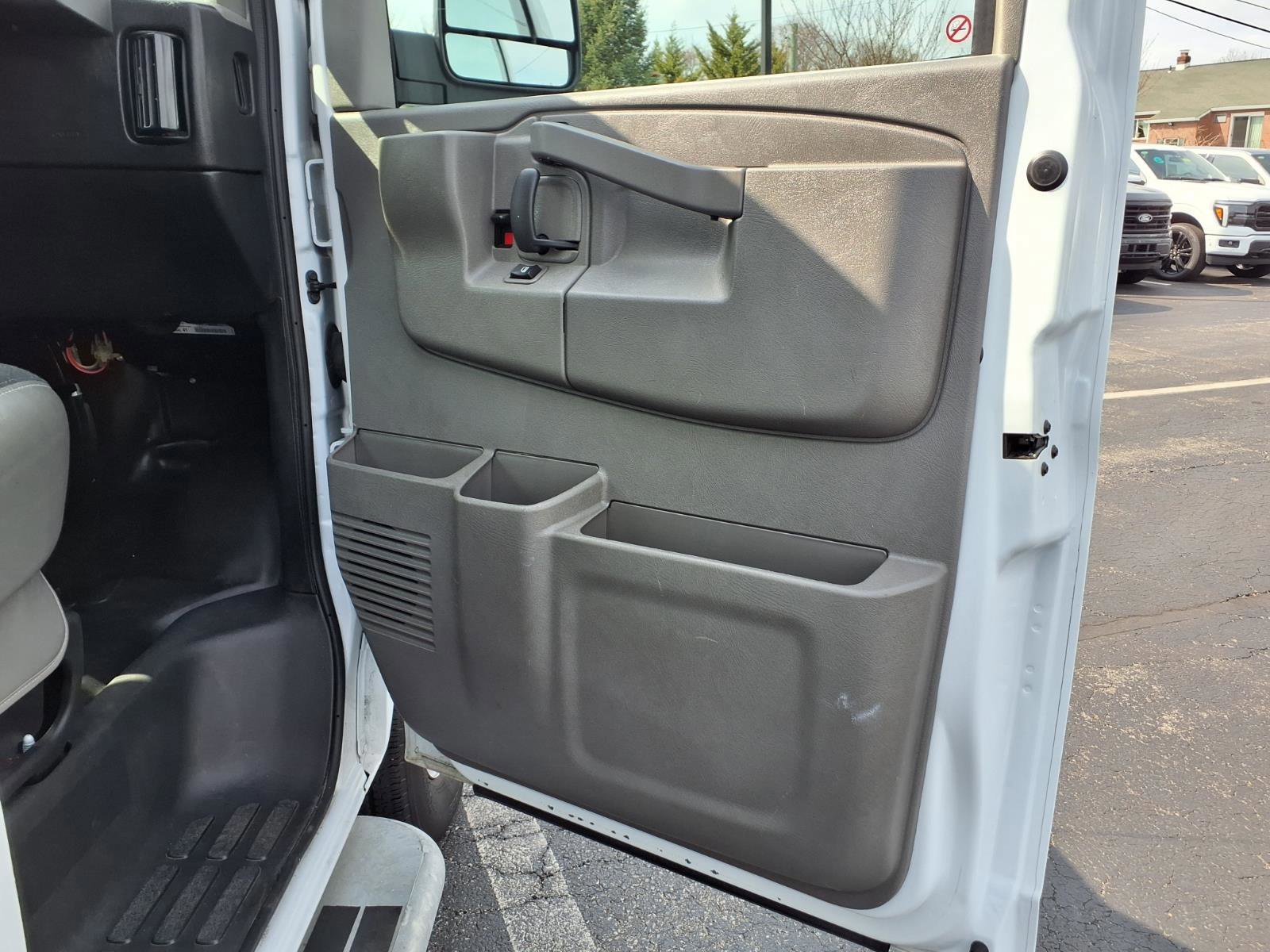 Used 2024 GMC Savana 2500 w/ Driver Convenience Package image 11