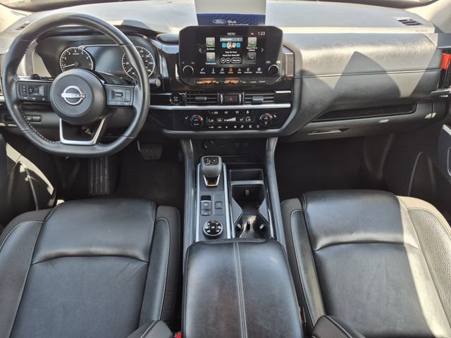 Used 2025 Nissan Pathfinder SL AWD/4WD image 26