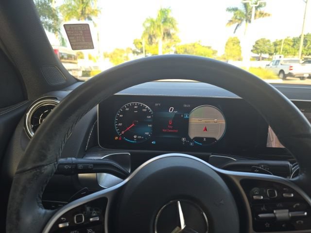 Used 2020 Mercedes-Benz GLB 250 4MATIC image 16