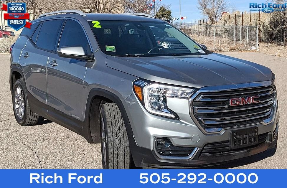 Used 2024 GMC Terrain SLT image 1