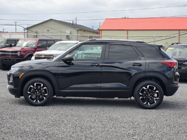 Used 2021 Chevrolet TrailBlazer LT w/ Convenience Package FWD image 4