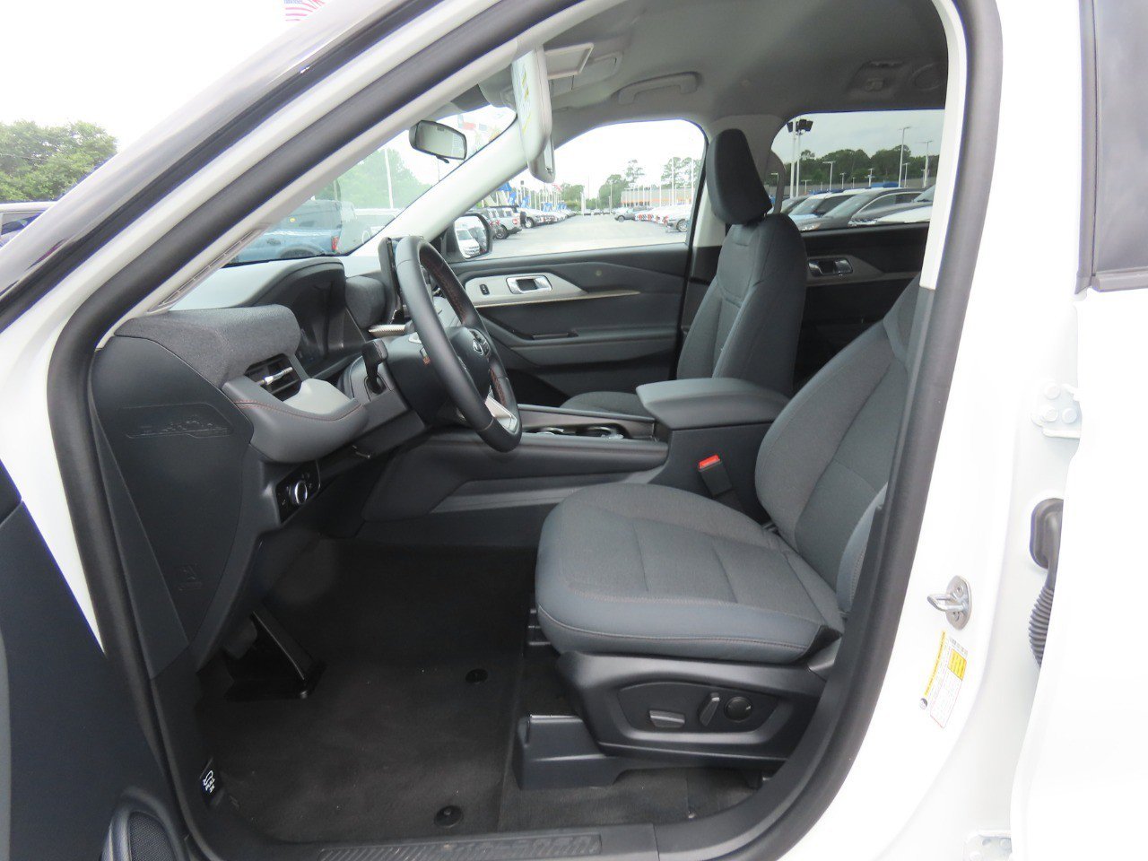 Certified 2025 Ford Explorer Active RWD image 27