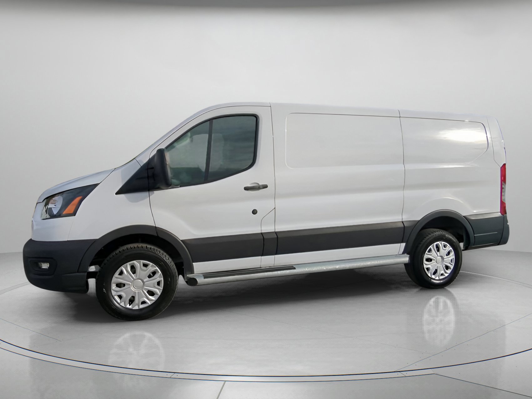 Certified 2024 Ford Transit 250 w/ Exterior Upgrade Package image 7