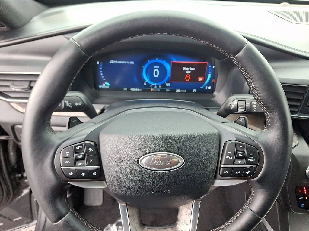 Certified 2020 Ford Explorer Platinum w/ Premium Technology Package image 22