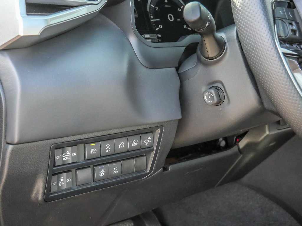 Used 2023 Toyota Tundra Platinum AWD/4WD image 36