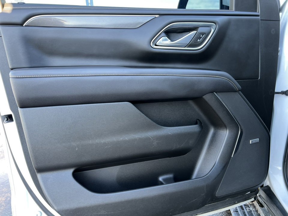 Used 2023 GMC Yukon XL AT4 image 24