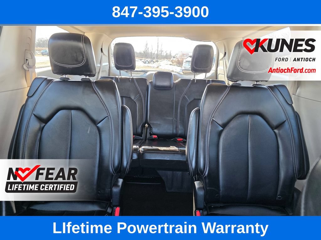Used 2024 Chrysler Pacifica Touring-L FWD image 40