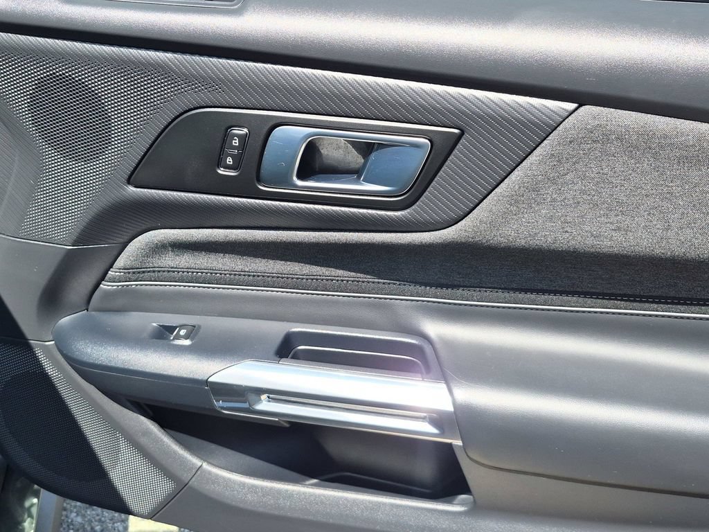 Certified 2025 Ford Mustang Coupe RWD image 8