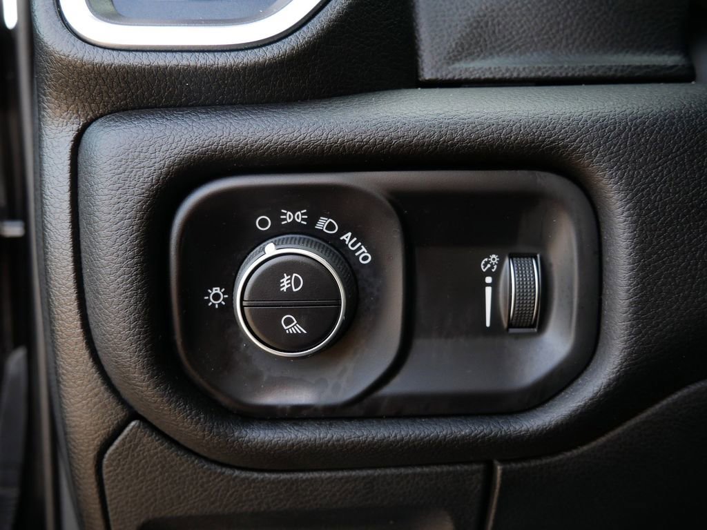 Used 2024 RAM 1500 Lone Star AWD/4WD image 16