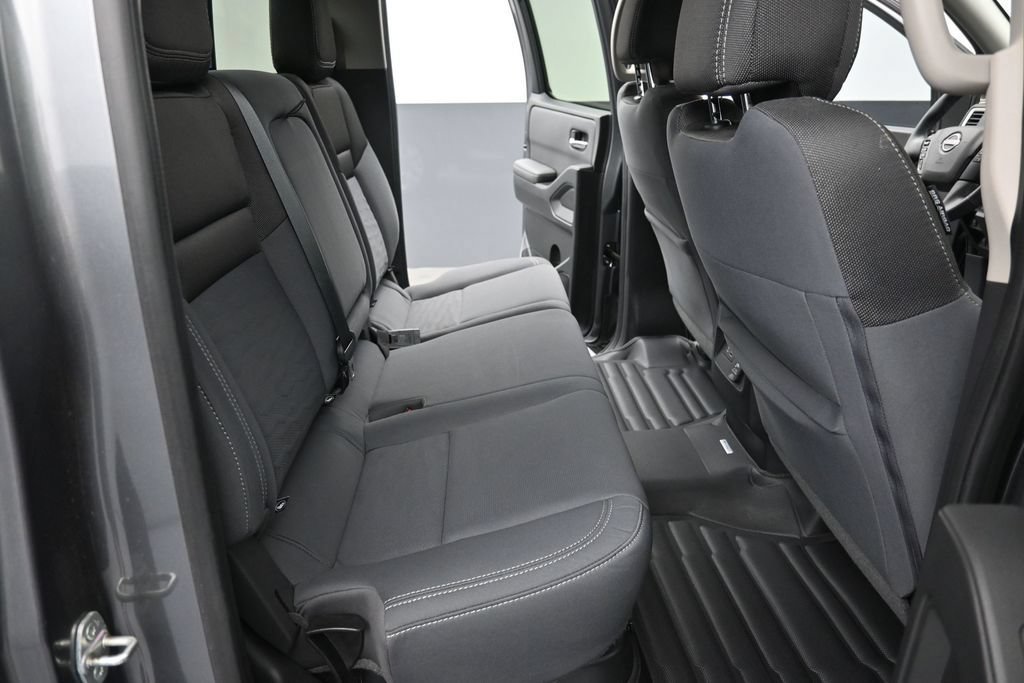 Used 2022 Nissan Frontier SV RWD image 22