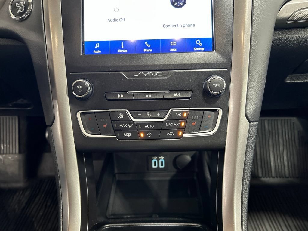 Certified 2020 Ford Fusion SE AWD/4WD image 22
