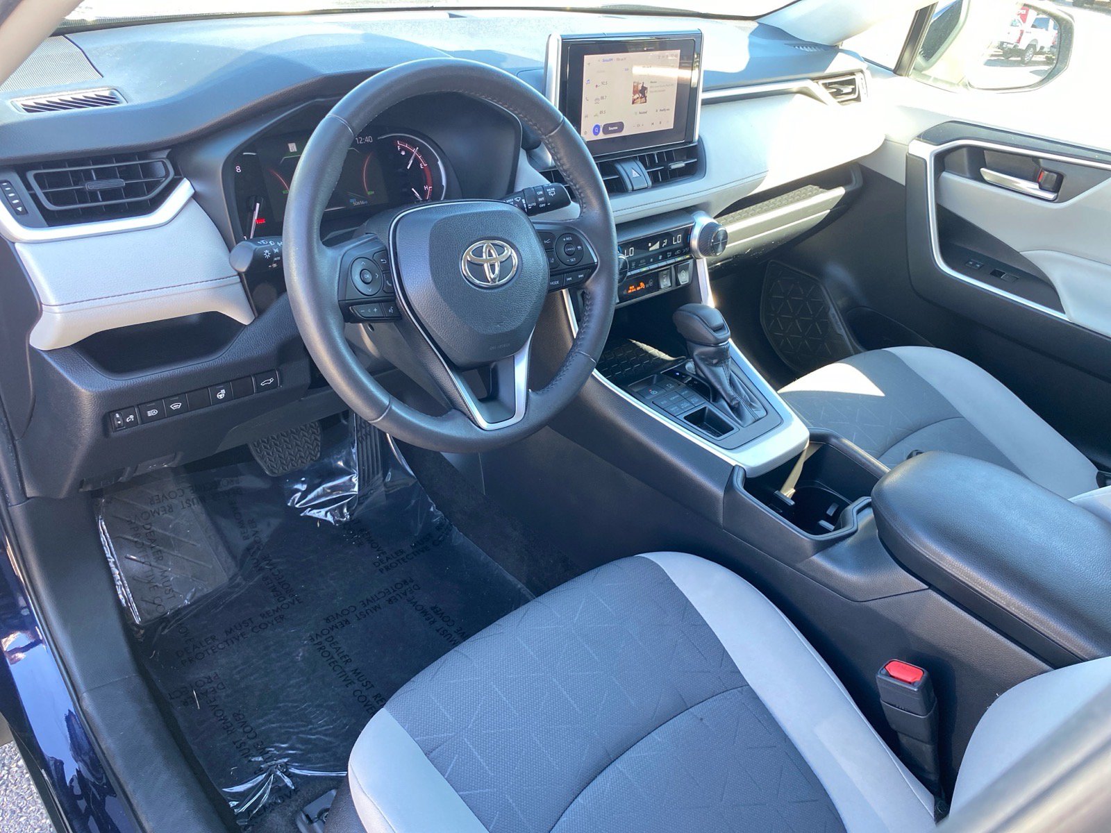 Used 2023 Toyota RAV4 XLE w/ Convenience Package AWD/4WD image 31