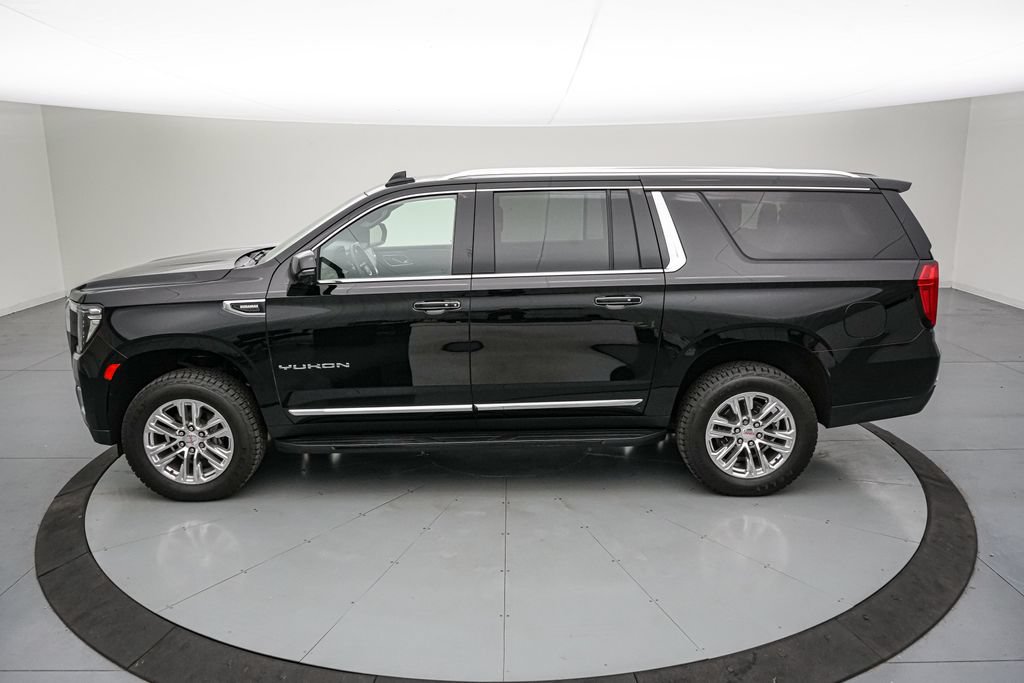Used 2023 GMC Yukon XL SLT w/ SLT Luxury Package AWD/4WD image 7