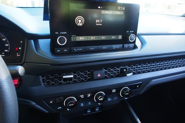 Used 2025 Honda Accord SE image 25