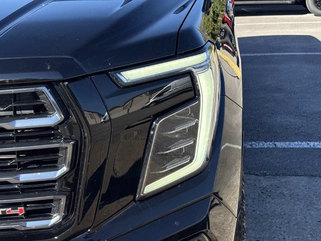 Used 2025 GMC Yukon XL AT4 w/ AT4 Premium Package AWD/4WD image 10