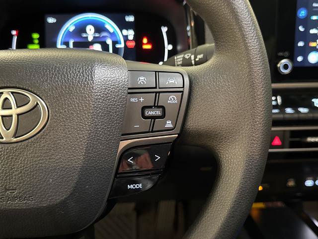 Used 2025 Toyota Camry LE FWD image 21