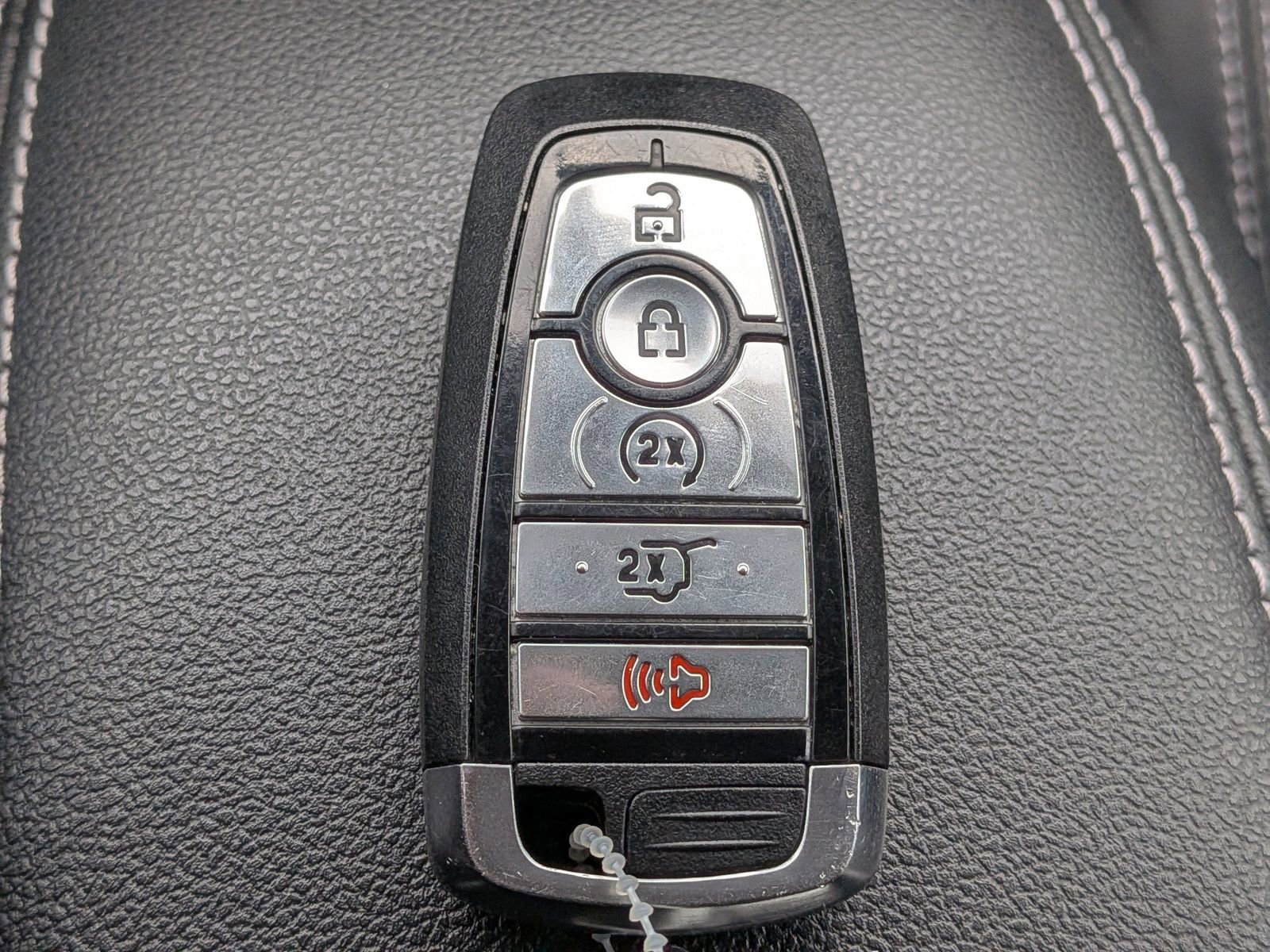 Certified 2025 Ford Escape Platinum image 33