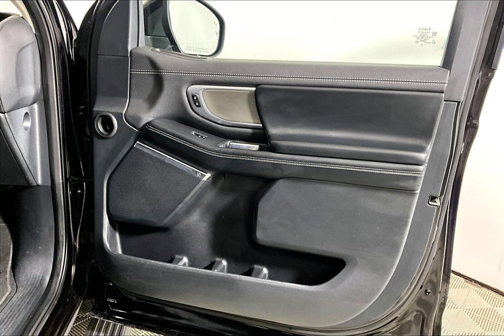 Certified 2025 Ford Expedition Platinum AWD/4WD image 19