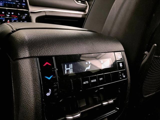 Used 2023 Jeep Grand Cherokee L Limited w/ Luxury Tech Group II AWD/4WD image 33