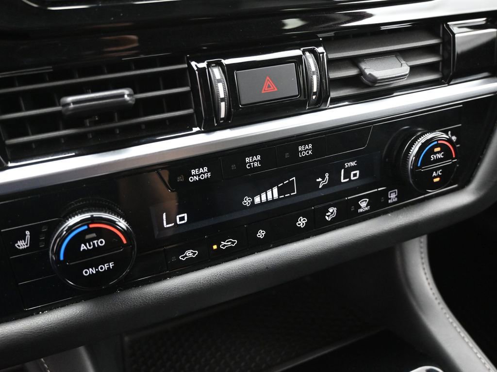 Used 2023 Nissan Pathfinder SV w/ SV Premium Package image 44