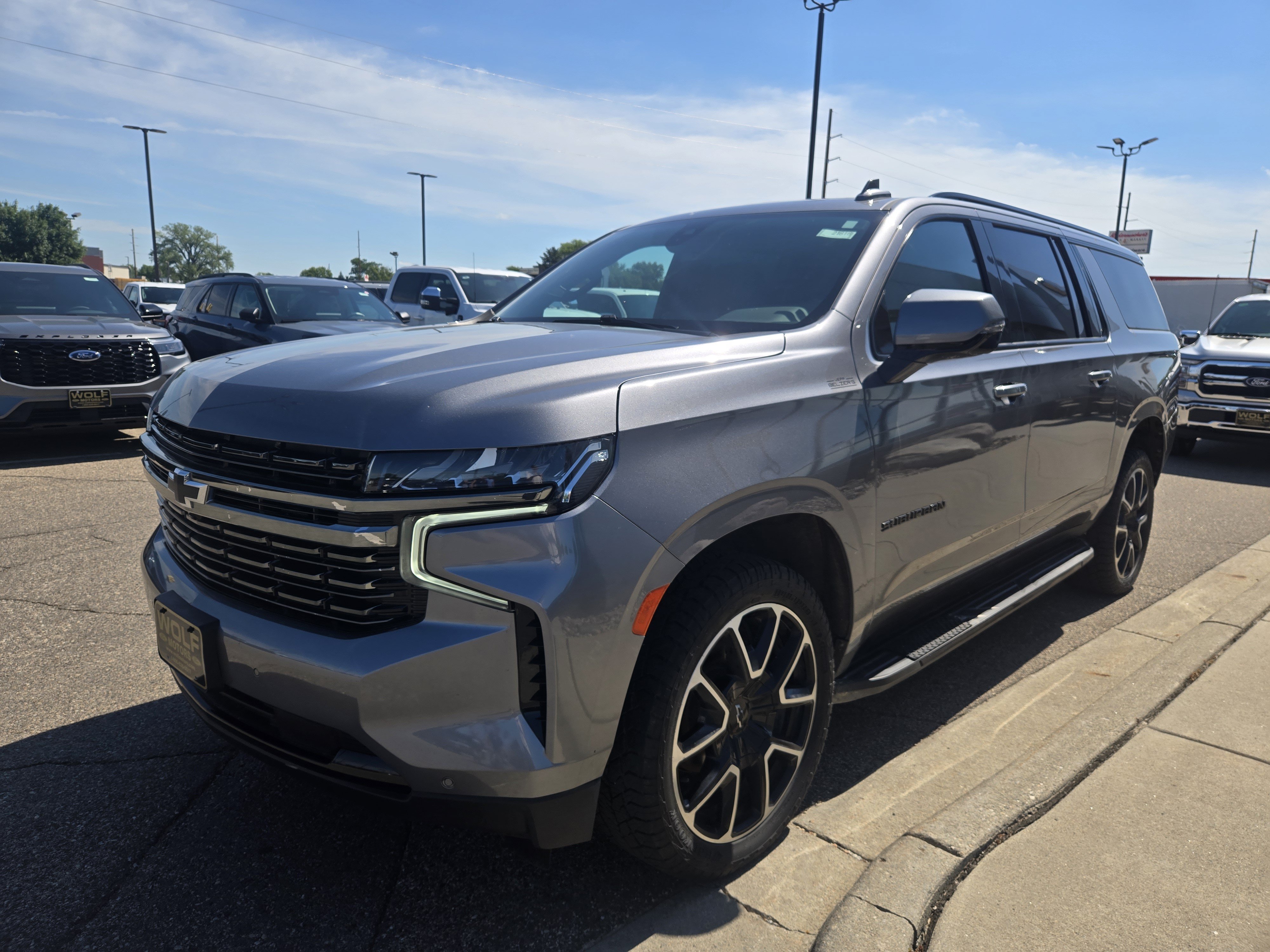 Used 2022 Chevrolet Suburban RST w/ Sport Performance Package AWD/4WD image 3