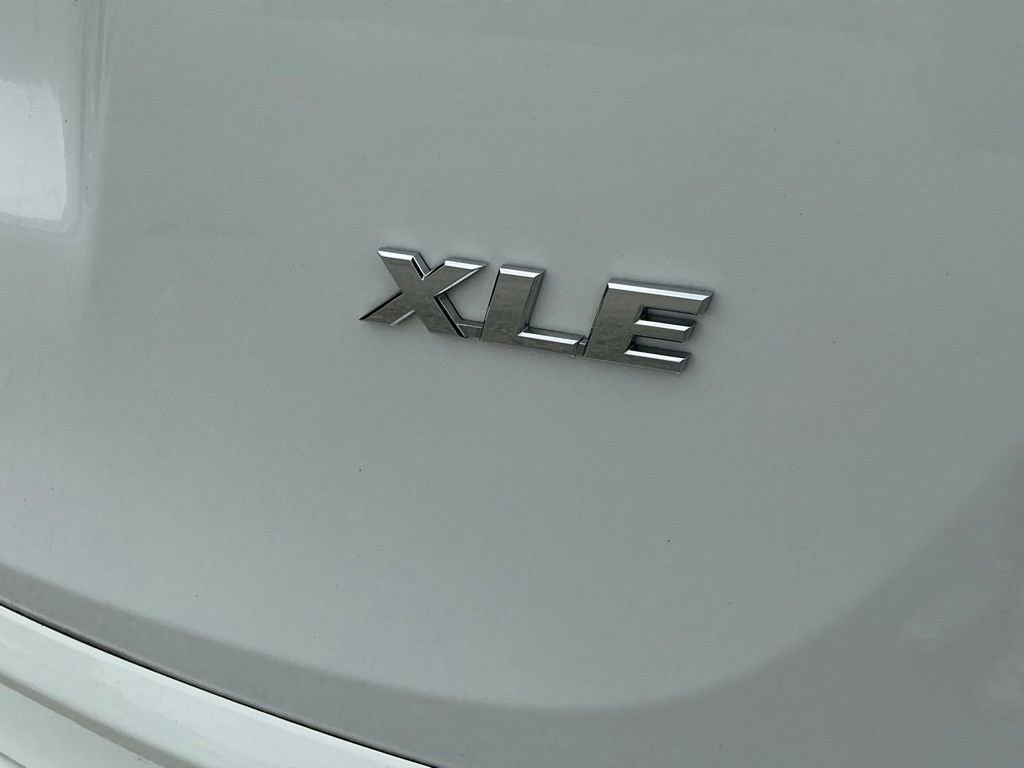 Used 2017 Toyota RAV4 XLE FWD image 26