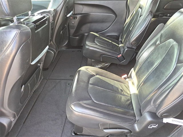 Used 2021 Chrysler Pacifica Touring-L w/ Uconnect Theater Family Group image 24