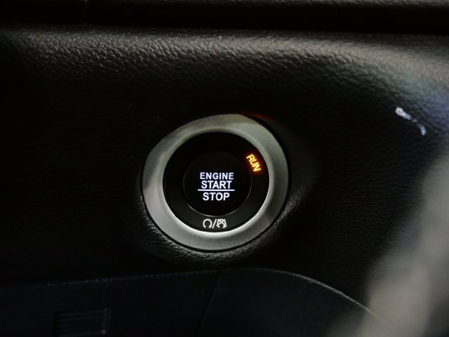 Used 2025 Chrysler Pacifica Select FWD image 26