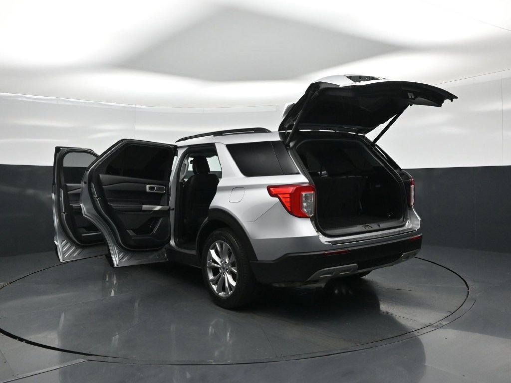 Certified 2021 Ford Explorer XLT w/ Equipment Group 202A RWD image 29
