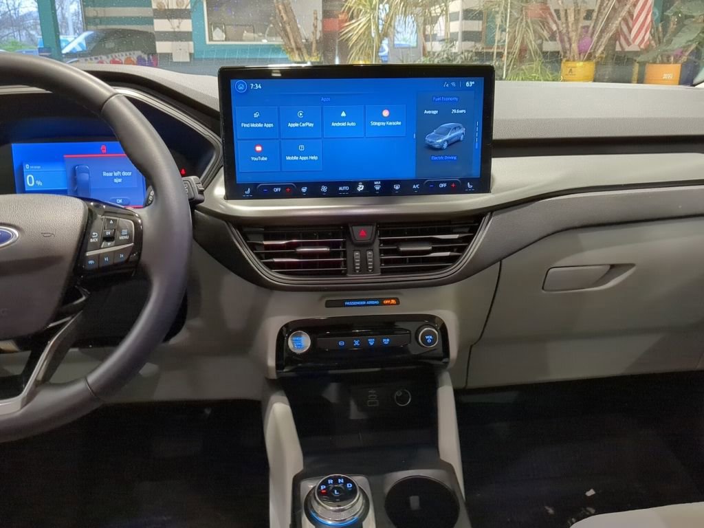 Certified 2025 Ford Escape SE image 14