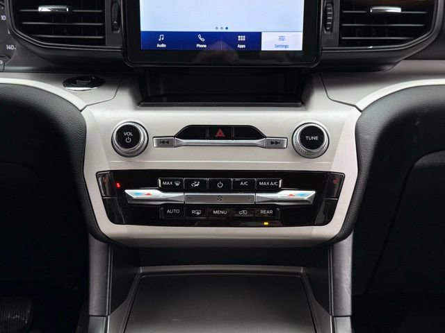 Certified 2024 Ford Explorer XLT image 25