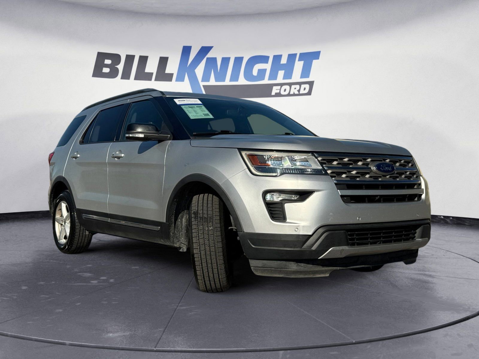 Certified 2018 Ford Explorer XLT w/ Equipment Group 202A image 7
