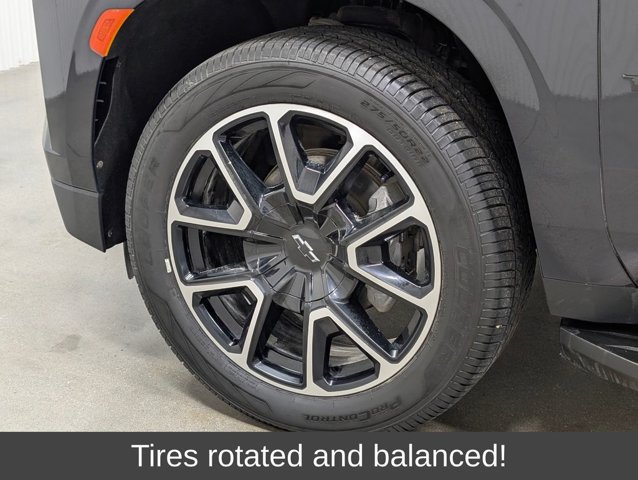 Used 2022 Chevrolet Tahoe RST w/ Luxury Package AWD/4WD image 2