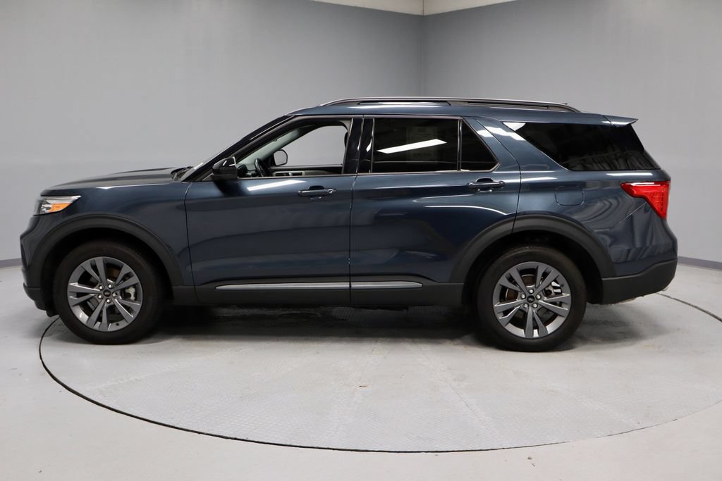 Certified 2024 Ford Explorer XLT w/ Equipment Group 202A AWD/4WD image 8