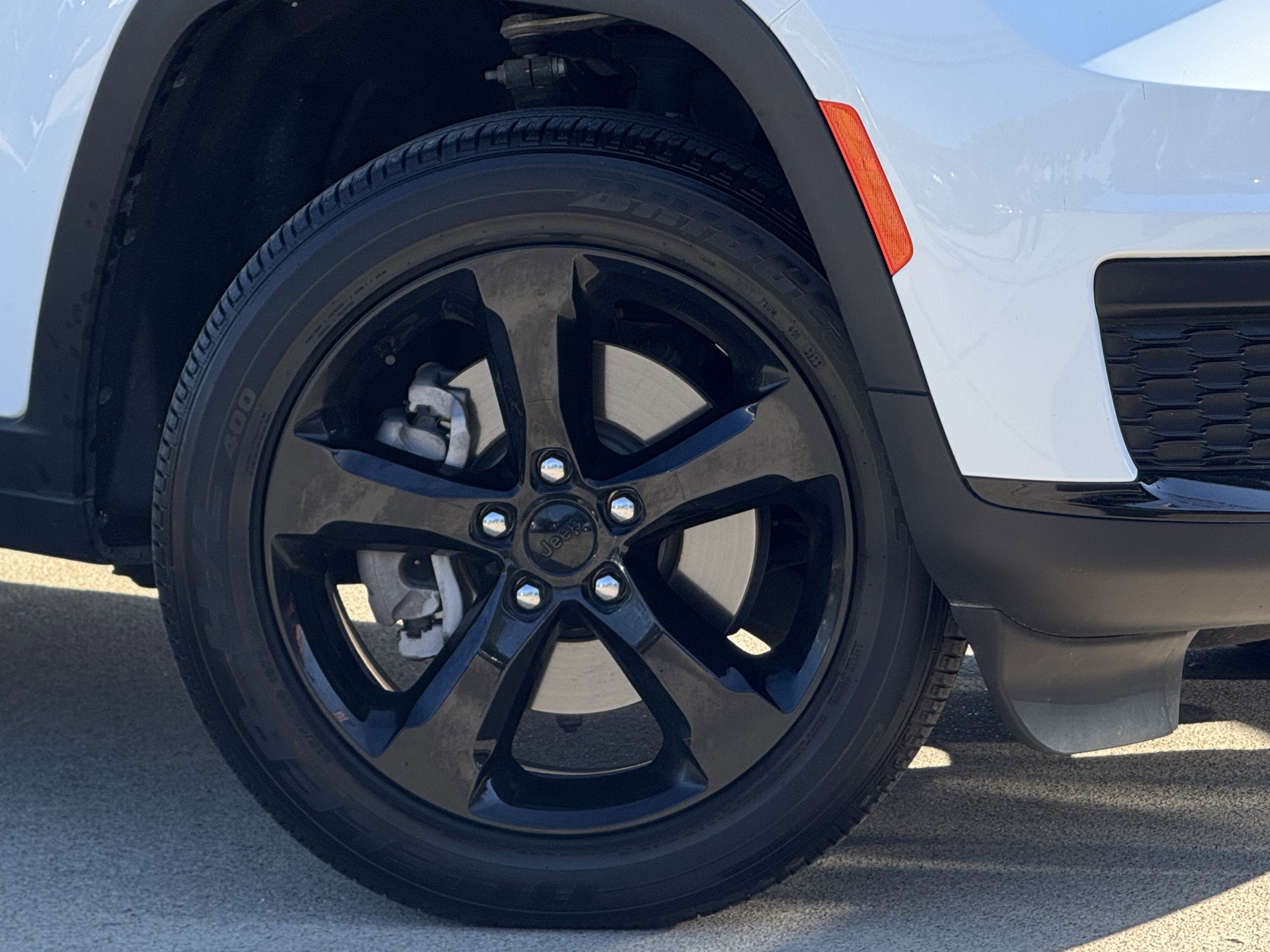 Used 2024 Jeep Grand Cherokee L Altitude image 3