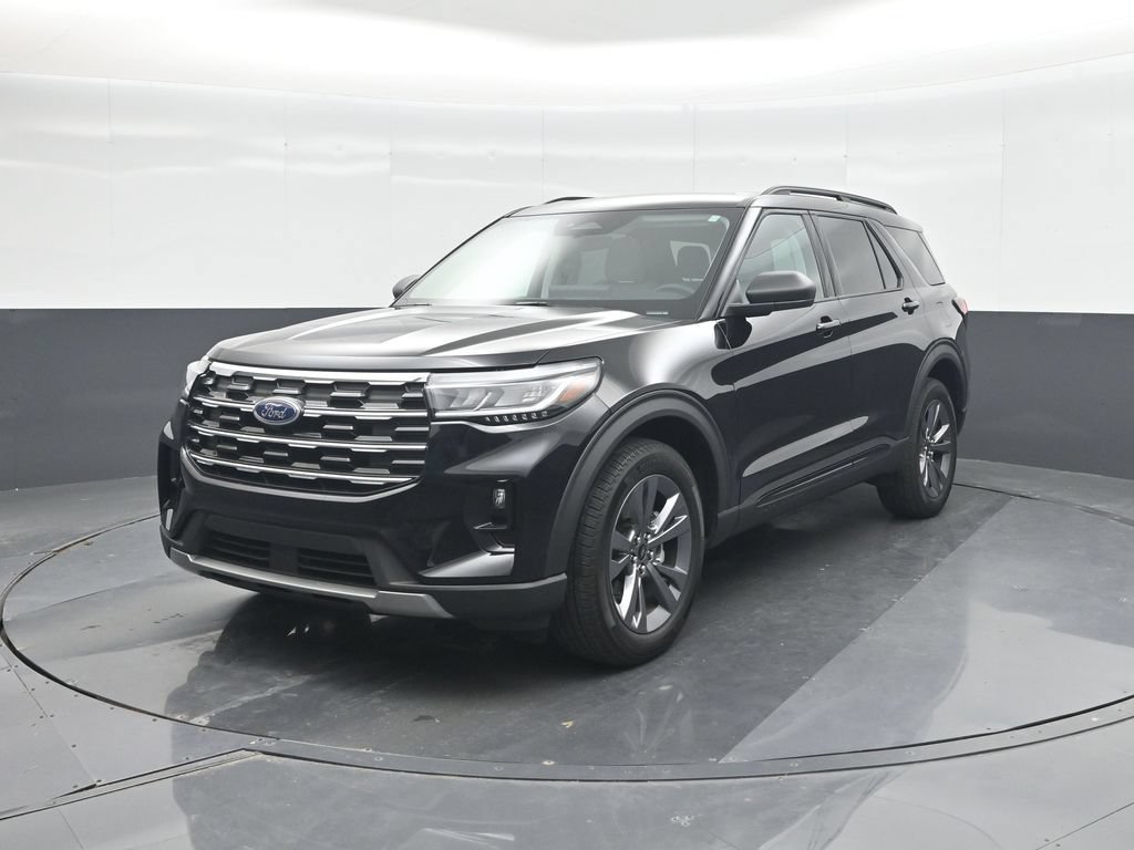 Certified 2026 Ford Explorer Active w/ Active Comfort Package AWD/4WD image 1