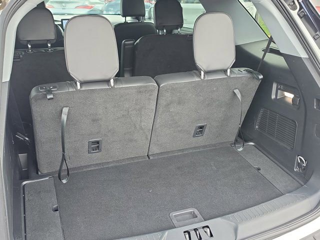 Certified 2023 Ford Explorer XLT w/ Equipment Group 202A RWD image 8