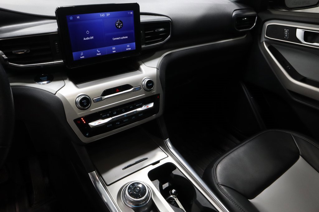 Certified 2022 Ford Explorer XLT w/ Equipment Group 202A image 30