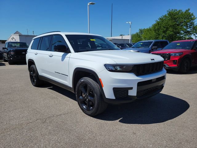 Used 2024 Jeep Grand Cherokee L Altitude AWD/4WD image 7