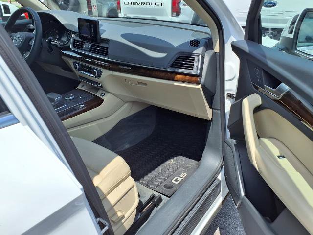 Used 2019 Audi Q5 2.0T Premium w/ Convenience Package AWD/4WD image 25