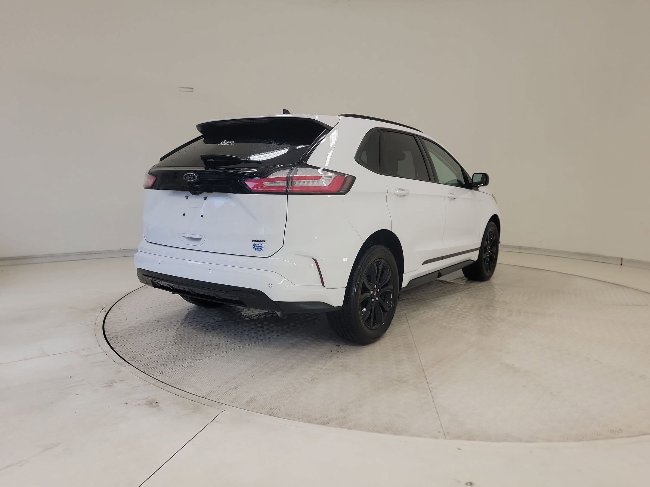 Certified 2024 Ford Edge SE w/ Black Appearance Package image 5