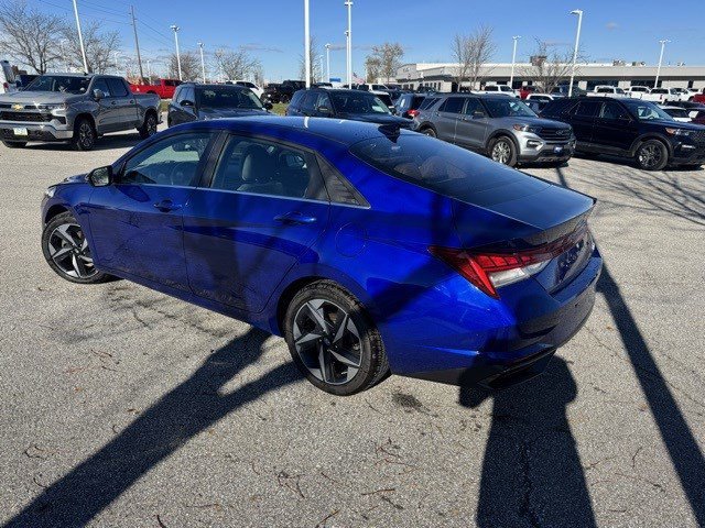 Used 2023 Hyundai Elantra Limited w/ Cargo Package image 3