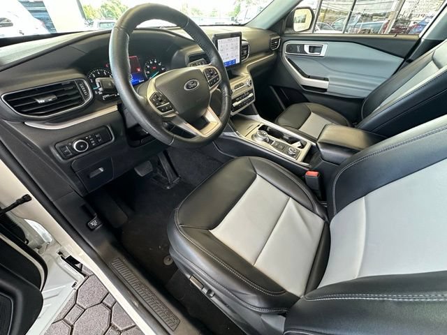 Certified 2023 Ford Explorer XLT w/ Equipment Group 202A AWD/4WD image 18
