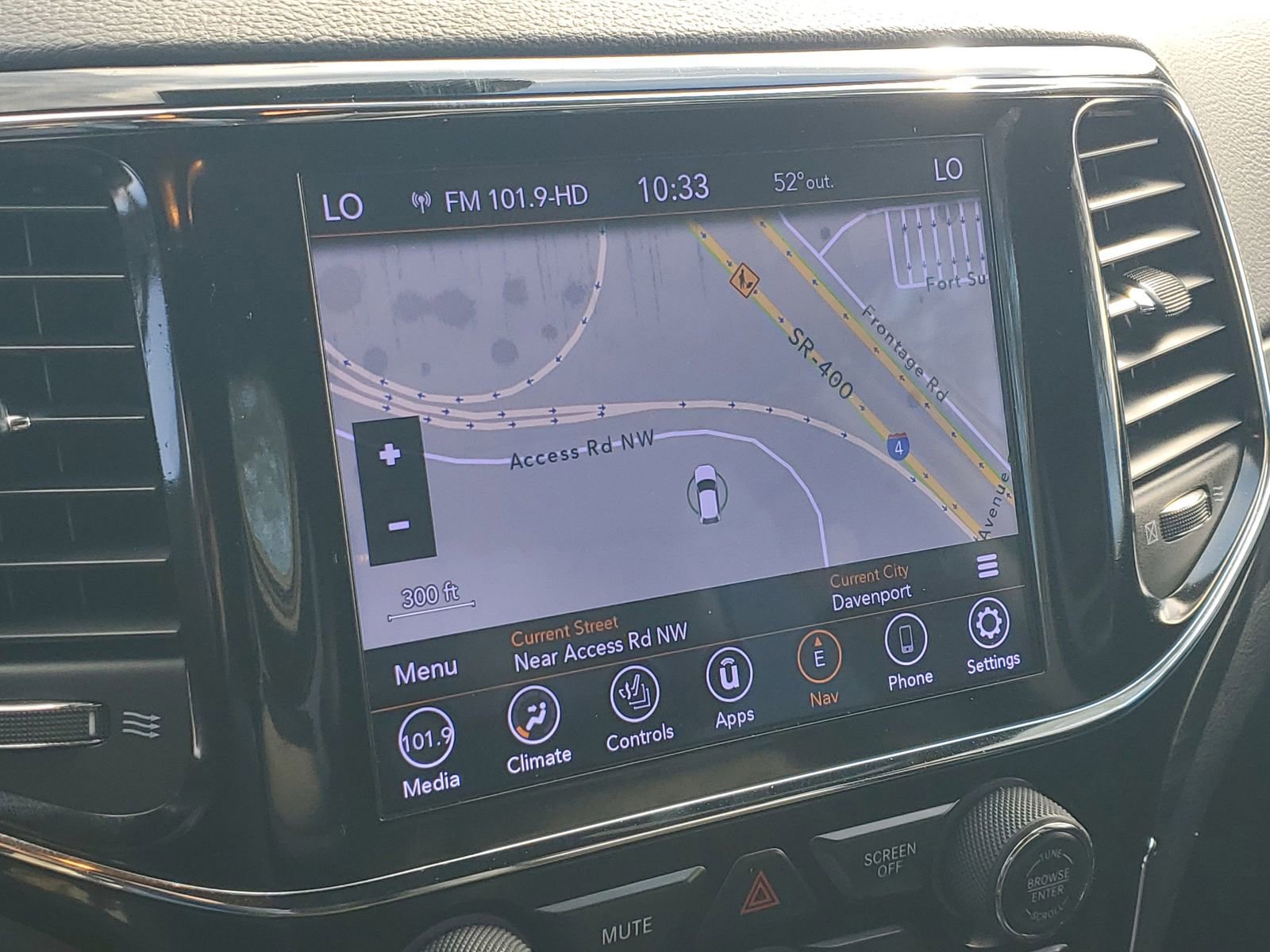 Used 2021 Jeep Grand Cherokee Laredo X image 25