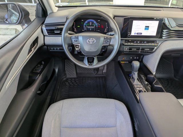 Used 2025 Toyota Camry LE image 14