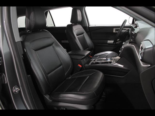 Certified 2024 Ford Explorer XLT w/ Equipment Group 202A AWD/4WD image 17