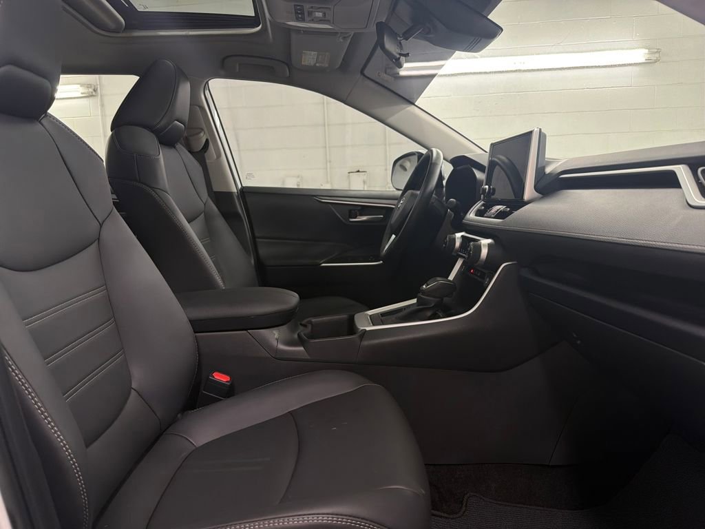 Used 2025 Toyota RAV4 XLE Premium image 29