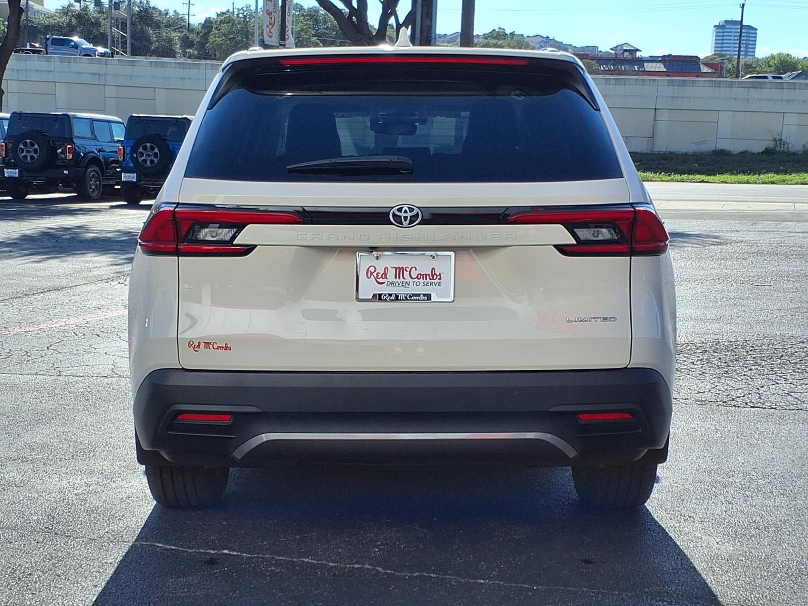 Used 2024 Toyota Grand Highlander FWD image 7