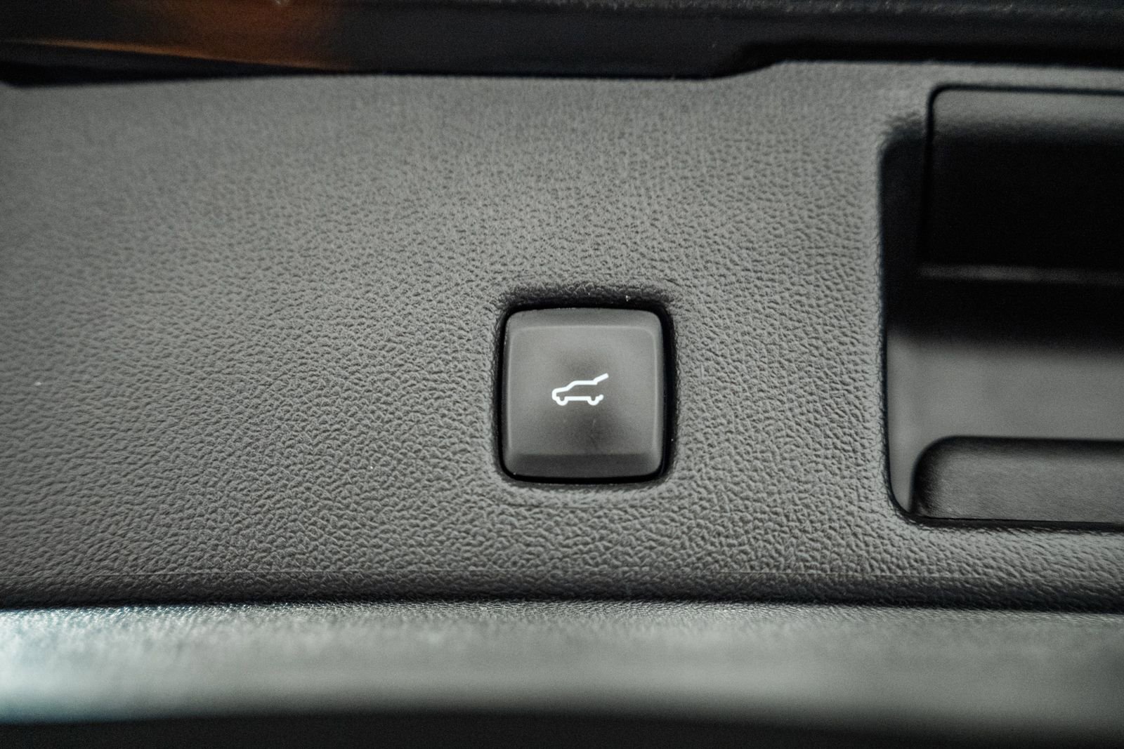 Certified 2022 Ford Escape Titanium image 21