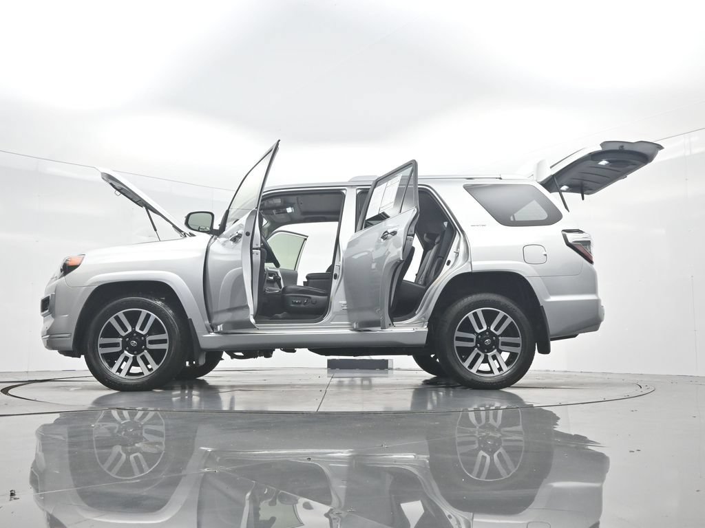 Used 2021 Toyota 4Runner Limited AWD/4WD image 62